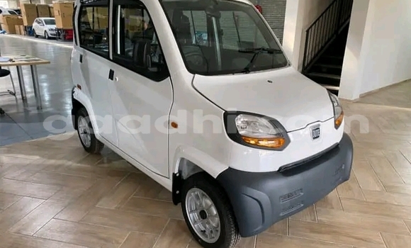 Acheter Neuf Voiture Bajaj Qute Blanc à Baidoa, Somalie