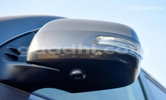 Acheter Import Voiture Toyota Prado Autre à Import - Dubai, Somalie Acheter Import Voiture Toyota Prado Autre à Import - Dubai, Somalie