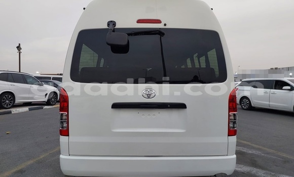 ይግዙ ያገለገለ Toyota Hiace ነጭ መኪና በ ሞቃዲሾ በ ሶማሊያ ይግዙ ያገለገለ Toyota Hiace ነጭ መኪና በ ሞቃዲሾ በ ሶማሊያ
