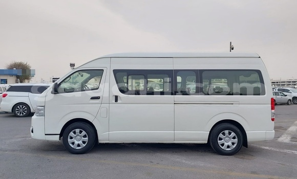 ይግዙ ያገለገለ Toyota Hiace ነጭ መኪና በ ሞቃዲሾ በ ሶማሊያ ይግዙ ያገለገለ Toyota Hiace ነጭ መኪና በ ሞቃዲሾ በ ሶማሊያ