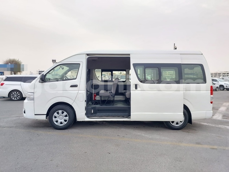Big with watermark toyota hiace somalia mogadishu 6138
