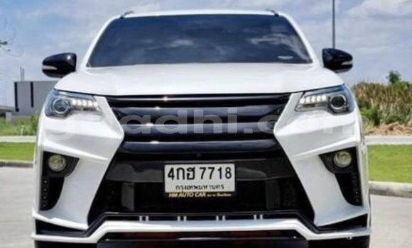 Buy Used Toyota Fortuner White Car in Hargeysa in Somaliland