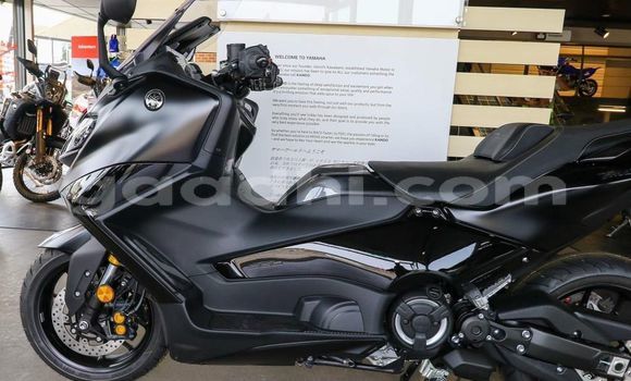 Haaraa Yamaha TMAX Black Doqdoqqee iti Borama keessatti Awdal keessatti Haaraa Yamaha TMAX Black Doqdoqqee iti Borama keessatti Awdal keessatti