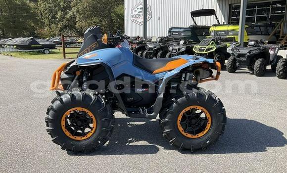Haaraa Yamaha TMAX Black Doqdoqqee iti Borama keessatti Awdal keessatti Haaraa Yamaha TMAX Black Doqdoqqee iti Borama keessatti Awdal keessatti