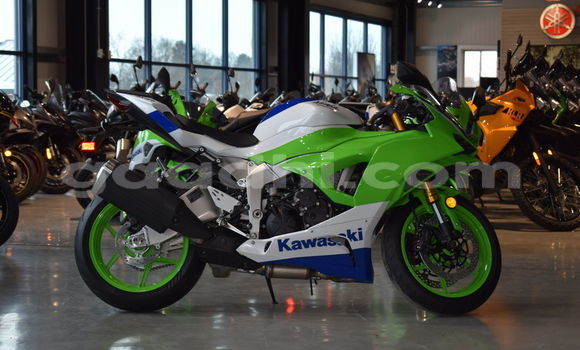 Haaraa Yamaha TMAX Black Doqdoqqee iti Borama keessatti Awdal keessatti Haaraa Yamaha TMAX Black Doqdoqqee iti Borama keessatti Awdal keessatti