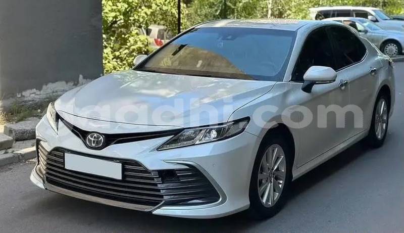Big with watermark toyota camry bari bandarmu ayo 6154