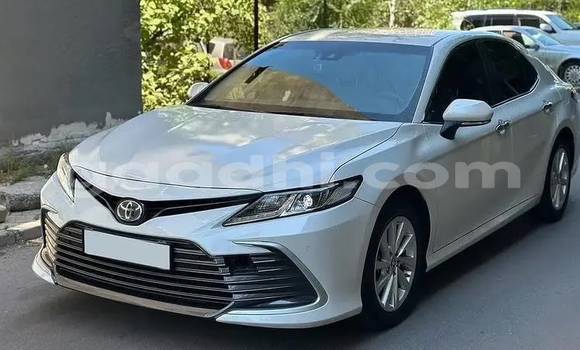 ይግዙ ያገለገለ Toyota Camry ነጭ መኪና በ ባንድሩሞኢዮ በ ባሪ ይግዙ ያገለገለ Toyota Camry ነጭ መኪና በ ባንድሩሞኢዮ በ ባሪ