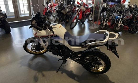 اشتري مستعمل Honda T أبيض دراجة نارية في مقديشو في الصومال اشتري مستعمل Honda T أبيض دراجة نارية في مقديشو في الصومال