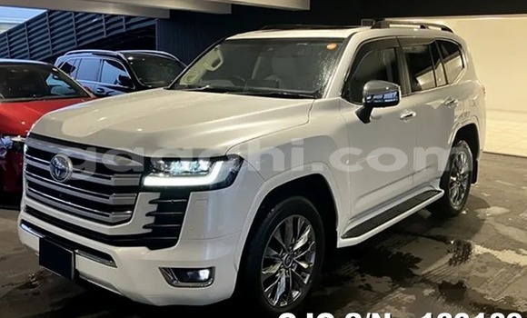 ይግዙ ያገለገለ Toyota Land Cruiser ነጭ መኪና በ ሞቃዲሾ በ ሶማሊያ ይግዙ ያገለገለ Toyota Land Cruiser ነጭ መኪና በ ሞቃዲሾ በ ሶማሊያ