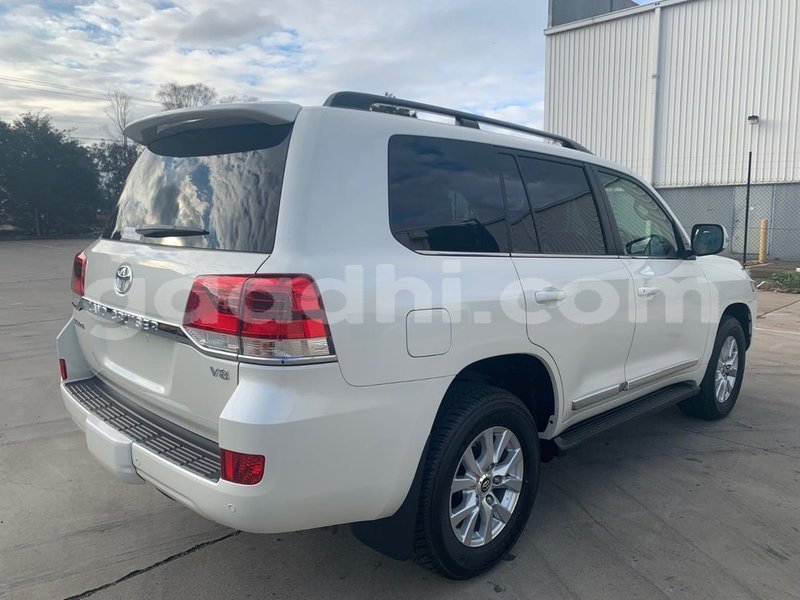 Big with watermark toyota land cruiser bari bandarmu ayo 6168