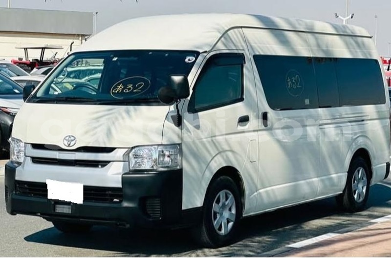 Big with watermark toyota hiace bari bandarmu ayo 6169