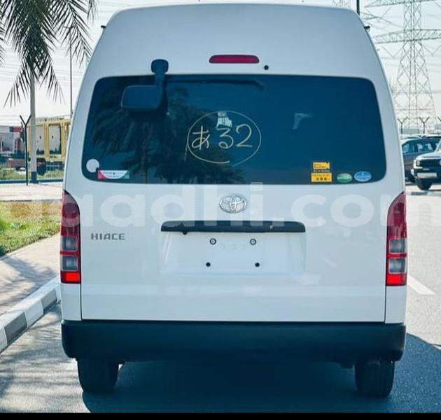 Big with watermark toyota hiace bari bandarmu ayo 6169