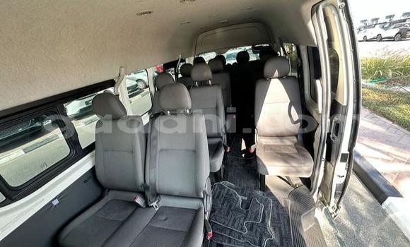 اشتري مستعمل Toyota Hiace أبيض سيارة في Bandarmu'ayo في باري اشتري مستعمل Toyota Hiace أبيض سيارة في Bandarmu'ayo في باري