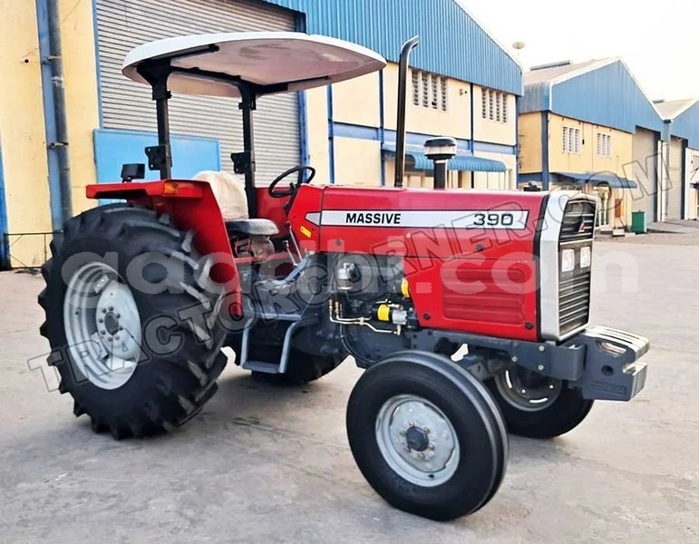 Big with watermark caterpillar 120 somalia mogadishu 6172