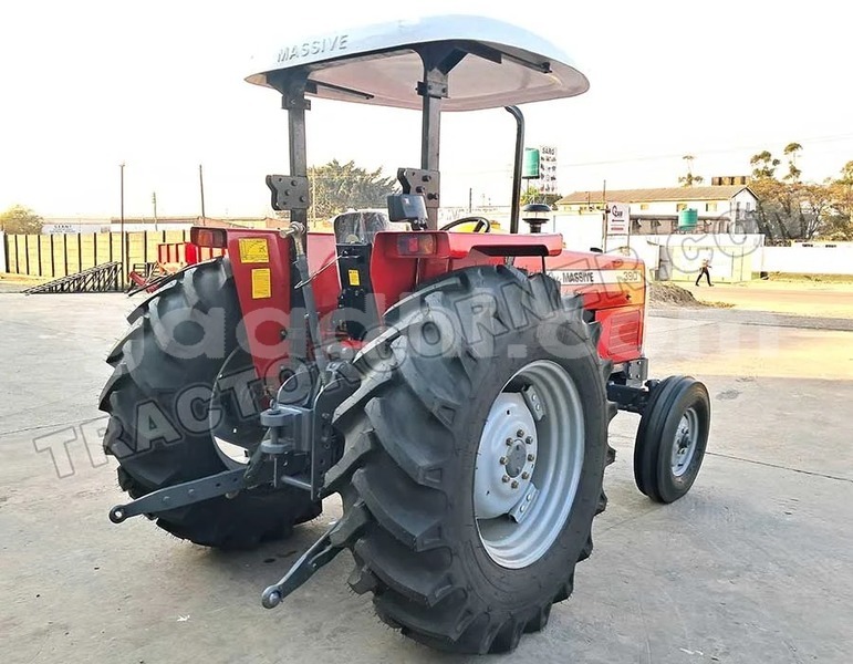 Big with watermark caterpillar 120 somalia mogadishu 6172