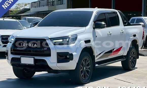 Buy Used Toyota Hiluxe Revo White Car in Mogadishu in Somalia Buy Used Toyota Hiluxe Revo White Car in Mogadishu in Somalia