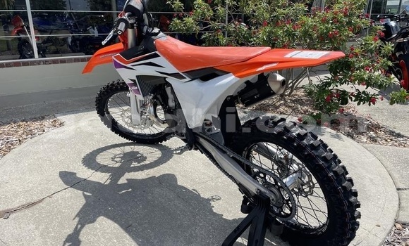 ይግዙ አዲስ KTM SX Beige ሞተር በ Import - Dubai በ ሶማሊያ ይግዙ አዲስ KTM SX Beige ሞተር በ Import - Dubai በ ሶማሊያ
