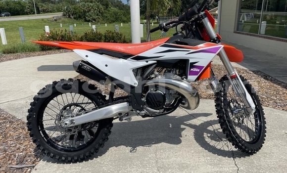 ይግዙ አዲስ KTM SX Beige ሞተር በ Import - Dubai በ ሶማሊያ ይግዙ አዲስ KTM SX Beige ሞተር በ Import - Dubai በ ሶማሊያ