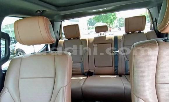 Nunua Ilio tumika Toyota Tundra Nyeupe Gari ndani ya Bandarmu nchini Bari Nunua Ilio tumika Toyota Tundra Nyeupe Gari ndani ya Bandarmu nchini Bari