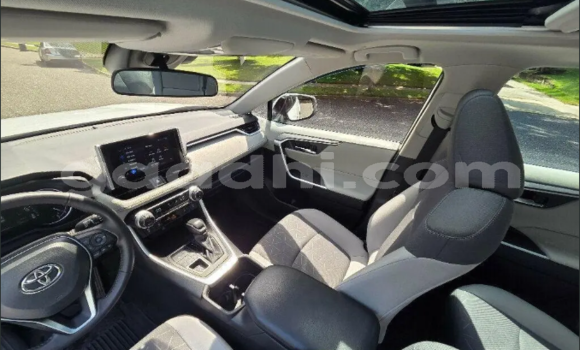 ይግዙ ያገለገለ Toyota RAV4 ነጭ መኪና በ ባንዲርባቤላ በ ባሪ ይግዙ ያገለገለ Toyota RAV4 ነጭ መኪና በ ባንዲርባቤላ በ ባሪ