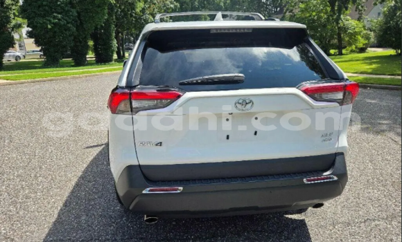 ይግዙ ያገለገለ Toyota RAV4 ነጭ መኪና በ ባንዲርባቤላ በ ባሪ ይግዙ ያገለገለ Toyota RAV4 ነጭ መኪና በ ባንዲርባቤላ በ ባሪ