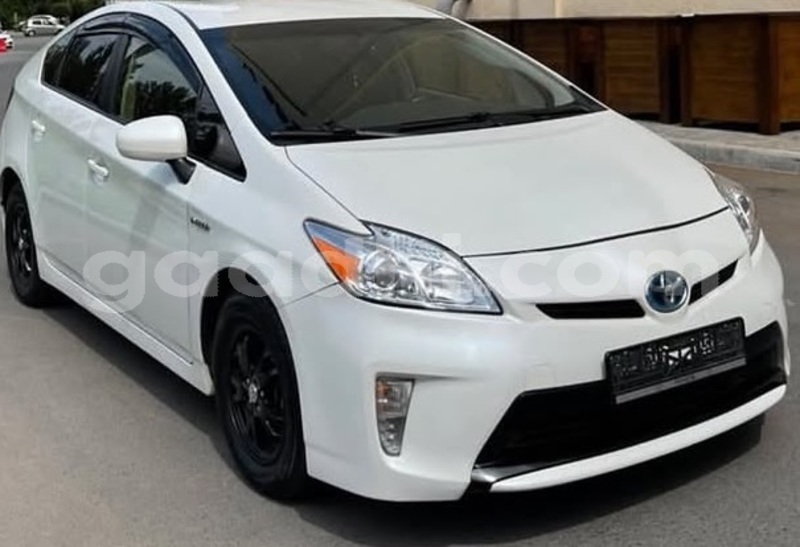 Big with watermark toyota prius bari bandarmu ayo 6212