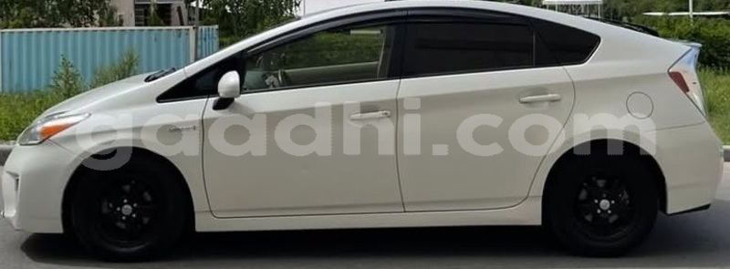 Big with watermark toyota prius bari bandarmu ayo 6212