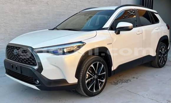 Buy Used Toyota Corolla Cross White Car in Bandarmu'ayo in Bari Buy Used Toyota Corolla Cross White Car in Bandarmu'ayo in Bari