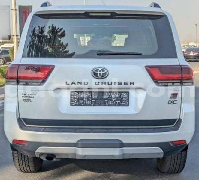 Big with watermark toyota land cruiser bari bandarmu ayo 6217