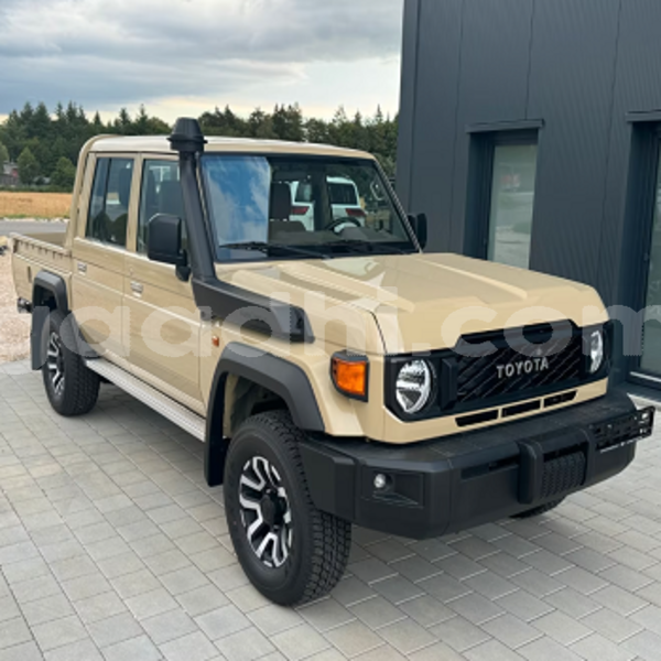 Big with watermark toyota land cruiser somalia mogadishu 6222