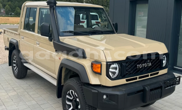Buy Used Toyota Land Cruiser Brown Car in Mogadishu in Somalia