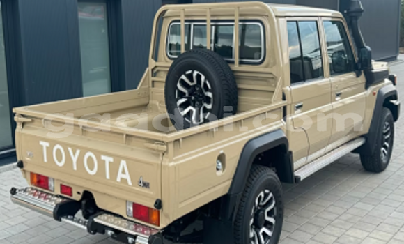 Buy Used Toyota Land Cruiser Brown Car in Mogadishu in Somalia Buy Used Toyota Land Cruiser Brown Car in Mogadishu in Somalia