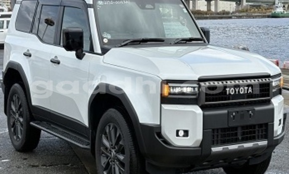 Buy Used Toyota Land Cruiser Prado White Car in Mogadishu in Somalia