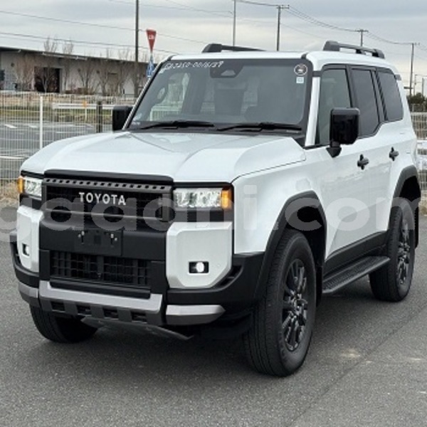 Big with watermark toyota land cruiser prado somalia mogadishu 6225