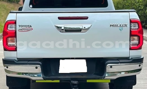 Acheter Occasion Voiture Toyota Hilux Blanc à Bandarmu'ayo, Bari Acheter Occasion Voiture Toyota Hilux Blanc à Bandarmu'ayo, Bari