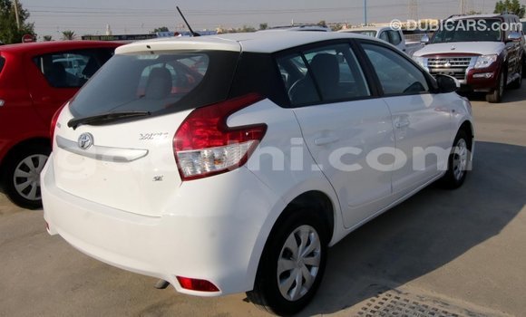 اشتري Imported Toyota Yaris أبيض سيارة في Import - Dubai في الصومال اشتري Imported Toyota Yaris أبيض سيارة في Import - Dubai في الصومال