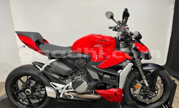 Buy Import Ducati Streetfighter Red Bike in Afgooye in Somalia Buy Import Ducati Streetfighter Red Bike in Afgooye in Somalia