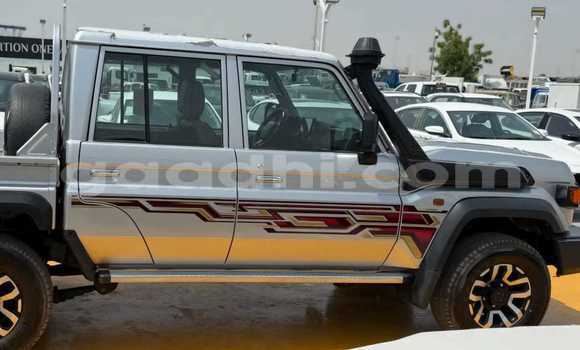 Buy Used Toyota Land Cruiser Silver Car in Mogadishu in Somalia