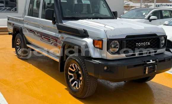 Nunua Ilio tumika Toyota Land Cruiser Fedha Gari ndani ya Mogadishu nchini Somalia Nunua Ilio tumika Toyota Land Cruiser Fedha Gari ndani ya Mogadishu nchini Somalia
