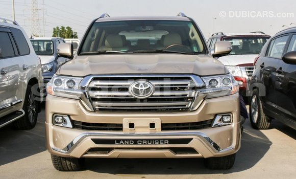 اشتري Imported Toyota Land Cruiser آخر سيارة في Import - Dubai في الصومال اشتري Imported Toyota Land Cruiser آخر سيارة في Import - Dubai في الصومال
