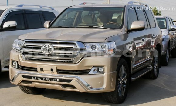 اشتري Imported Toyota Land Cruiser آخر سيارة في Import - Dubai في الصومال اشتري Imported Toyota Land Cruiser آخر سيارة في Import - Dubai في الصومال