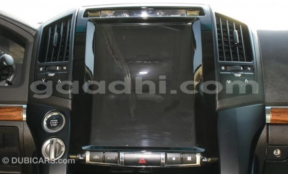 اشتري Imported Toyota Land Cruiser آخر سيارة في Import - Dubai في الصومال اشتري Imported Toyota Land Cruiser آخر سيارة في Import - Dubai في الصومال
