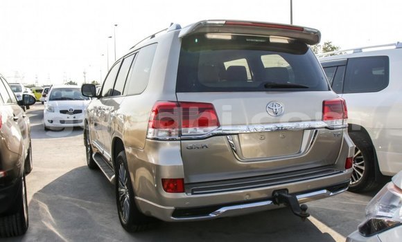 اشتري Imported Toyota Land Cruiser آخر سيارة في Import - Dubai في الصومال اشتري Imported Toyota Land Cruiser آخر سيارة في Import - Dubai في الصومال
