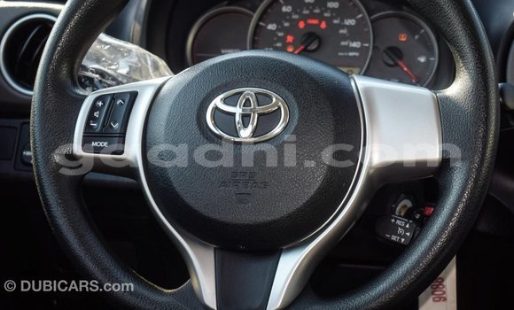 اشتري Imported Toyota Yaris أحمر سيارة في Import - Dubai في الصومال اشتري Imported Toyota Yaris أحمر سيارة في Import - Dubai في الصومال