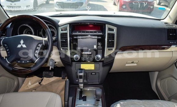 اشتري Imported Mitsubishi Pajero آخر سيارة في Import - Dubai في الصومال اشتري Imported Mitsubishi Pajero آخر سيارة في Import - Dubai في الصومال