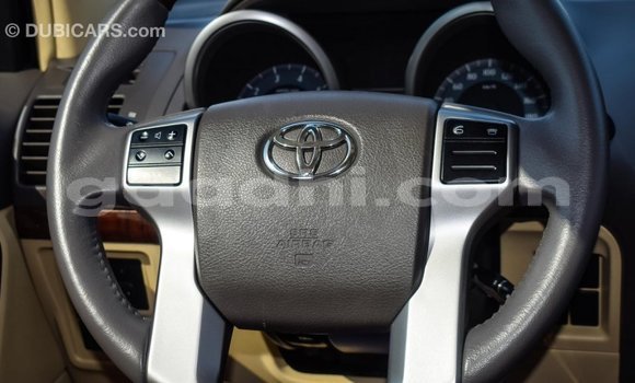 Acheter Import Voiture Toyota Prado Blanc à Import - Dubai, Somalie Acheter Import Voiture Toyota Prado Blanc à Import - Dubai, Somalie