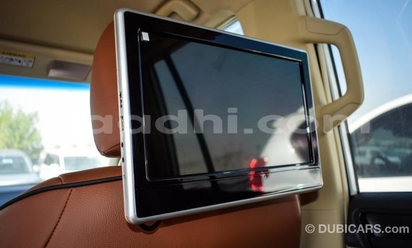 Acheter Import Voiture Toyota Prado Blanc à Import - Dubai, Somalie Acheter Import Voiture Toyota Prado Blanc à Import - Dubai, Somalie