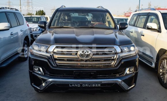 ይግዙ Imported Toyota Land Cruiser ጥቁር መኪና በ Import - Dubai በ ሶማሊያ ይግዙ Imported Toyota Land Cruiser ጥቁር መኪና በ Import - Dubai በ ሶማሊያ