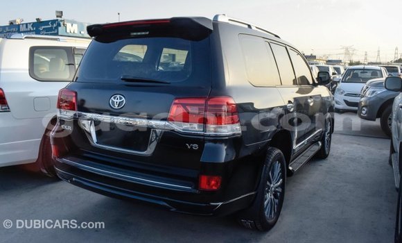 ይግዙ Imported Toyota Land Cruiser ጥቁር መኪና በ Import - Dubai በ ሶማሊያ ይግዙ Imported Toyota Land Cruiser ጥቁር መኪና በ Import - Dubai በ ሶማሊያ