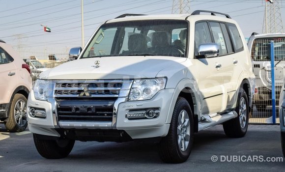 Imported Mitsubishi Pajero White Makiinaa iti Import - Dubai keessatti Somalia keessatti Imported Mitsubishi Pajero White Makiinaa iti Import - Dubai keessatti Somalia keessatti